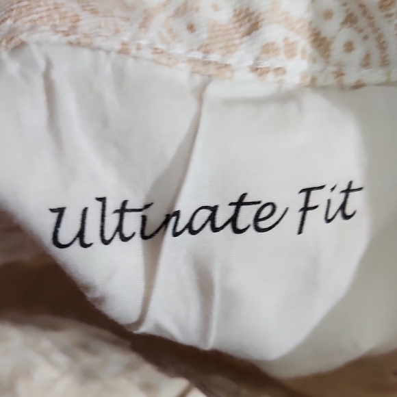 Chicos Platinum Denim Pants Womens  Size 1.5 M Lace Cream Pattern Ultimate Fit - Picture 6 of 11